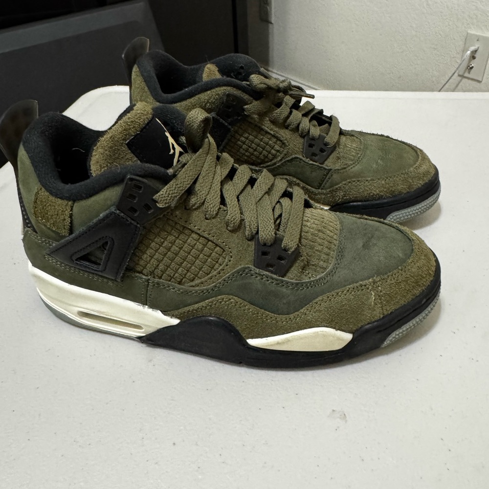 Air Jordan 4 Retro SE Craft Medium Olive (GS)